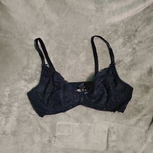 Pretty sexy hot elegant attractive Figleaves navy blue lace bra size 38C